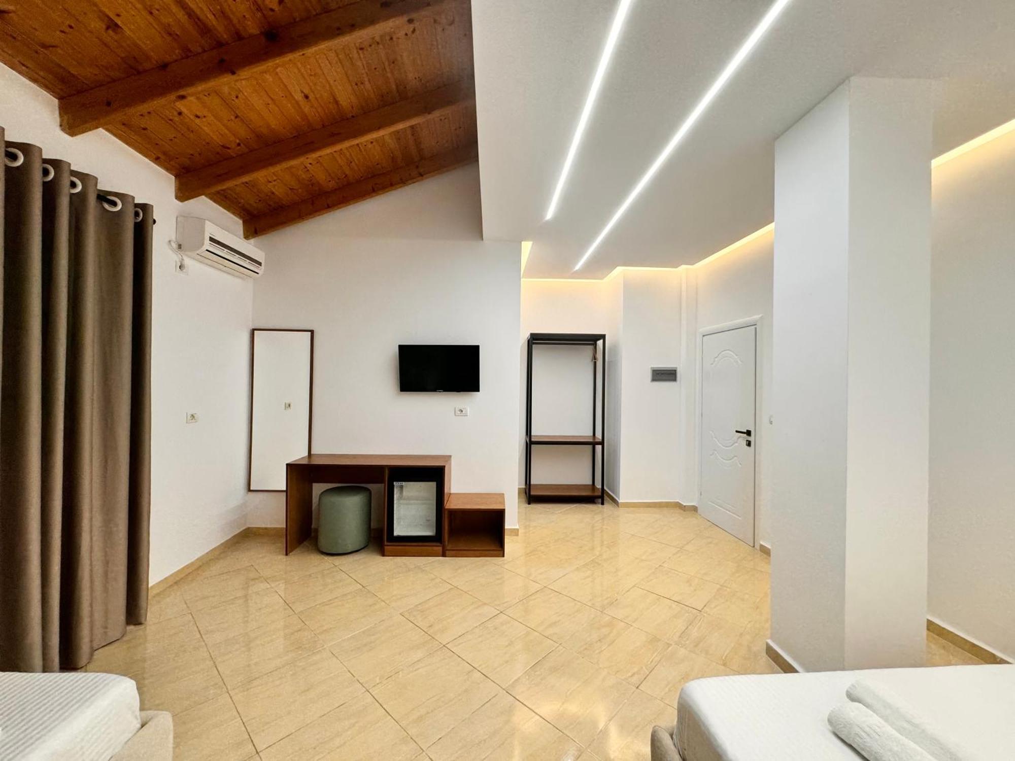 Dine Hotel Ksamil Exterior photo