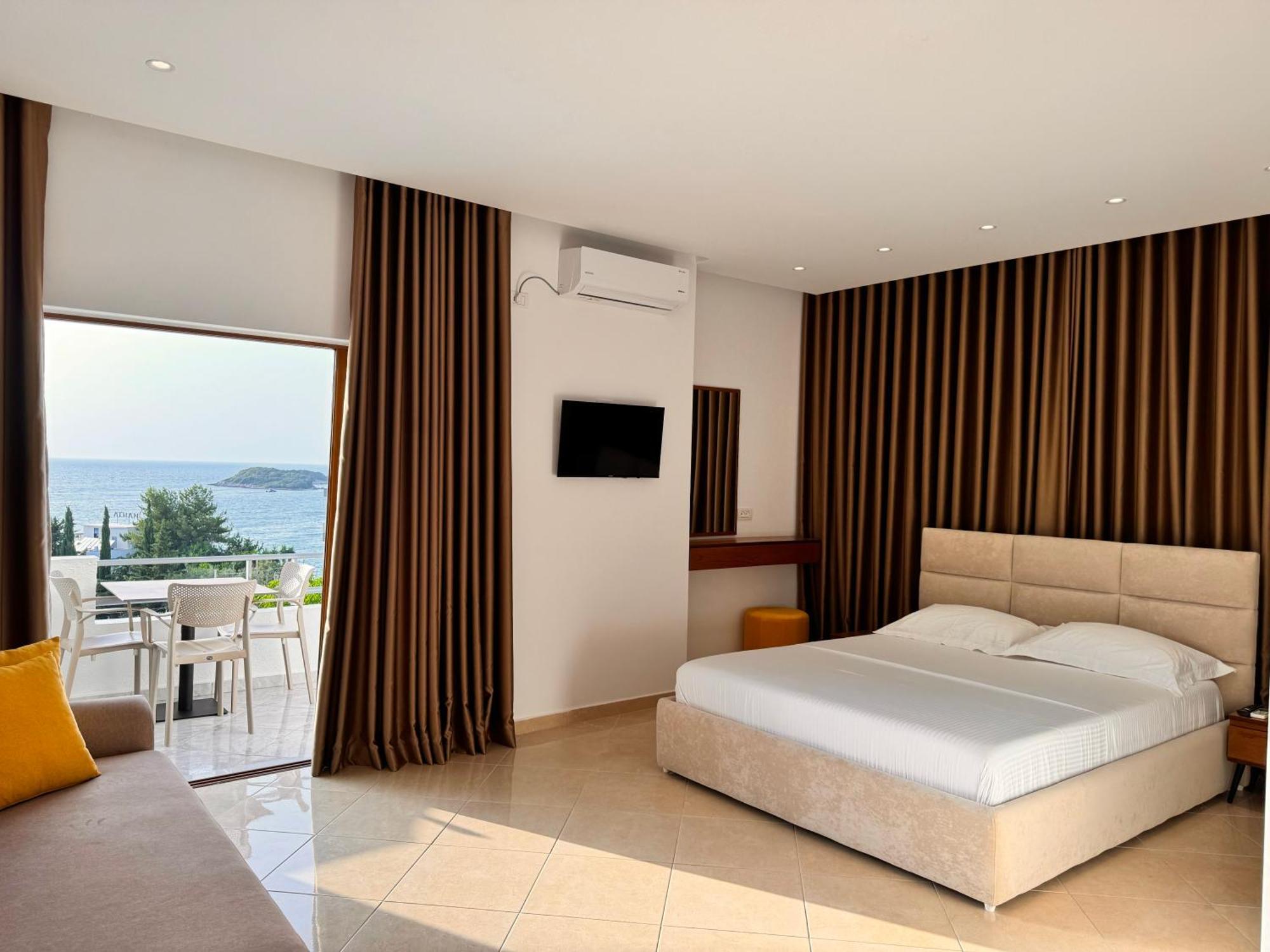 Dine Hotel Ksamil Exterior photo